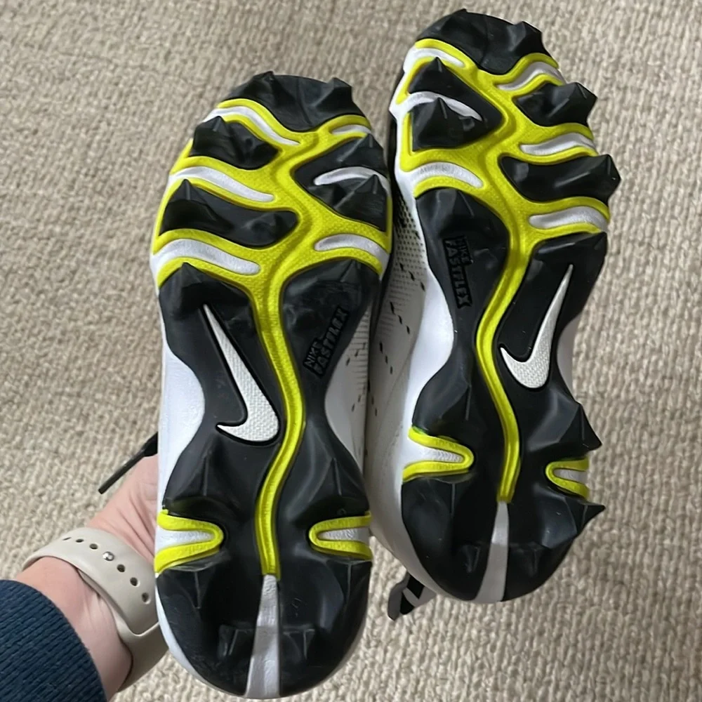 Cleats - Picture 2 of 7